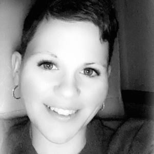 Meet your Posher, Leslie